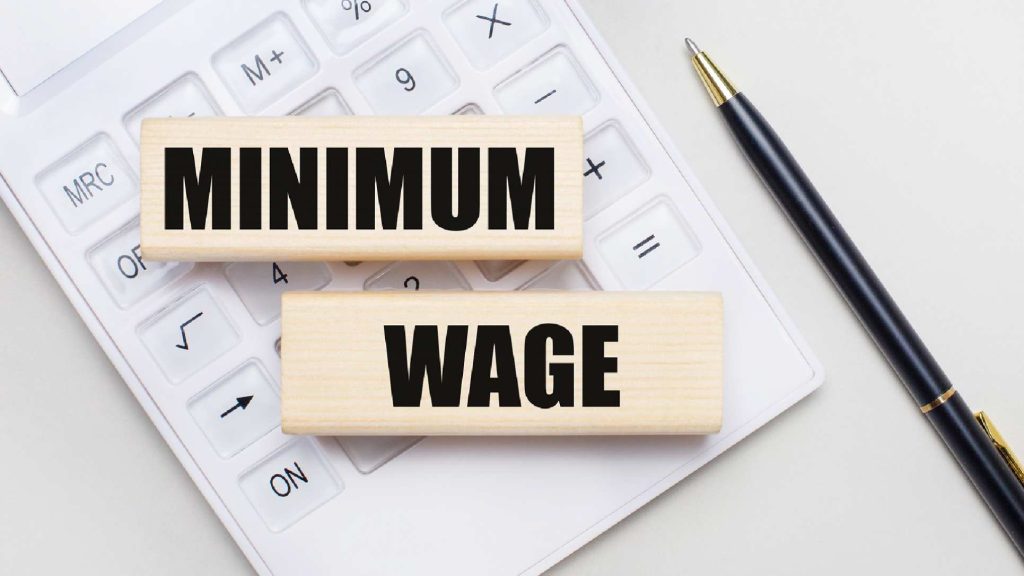minimum wage in uae